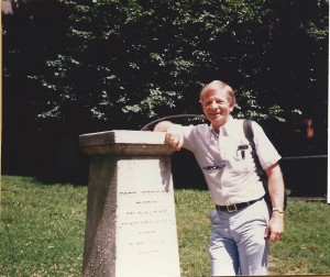 NAPP 1989 July Convention Bedford, MA 26 Jack Paisley at Paul Revere's grave           